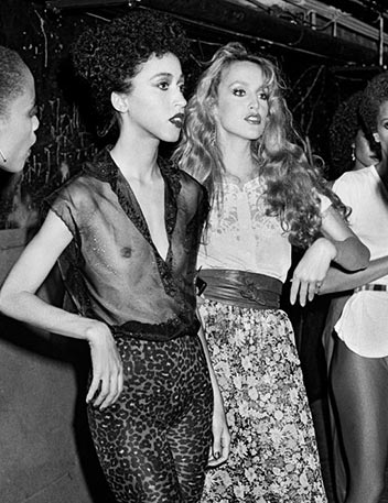 pat cleveland famous black fashion model with Jerry hall Studio 54 in the 1970s