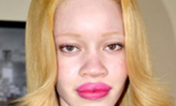 bollywood-actress-aishwarya-rai-bachchan-green-eyes-photo